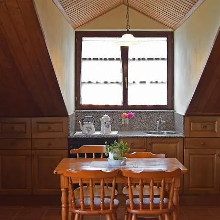 Trisqueles Y Buganvillas