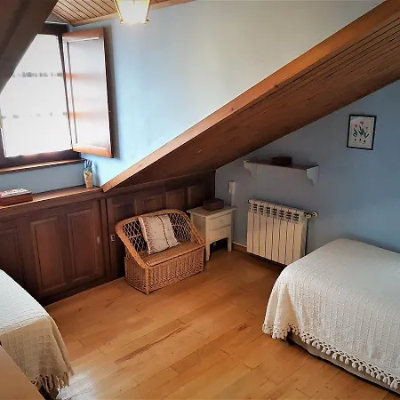 Trisqueles Y Buganvillas