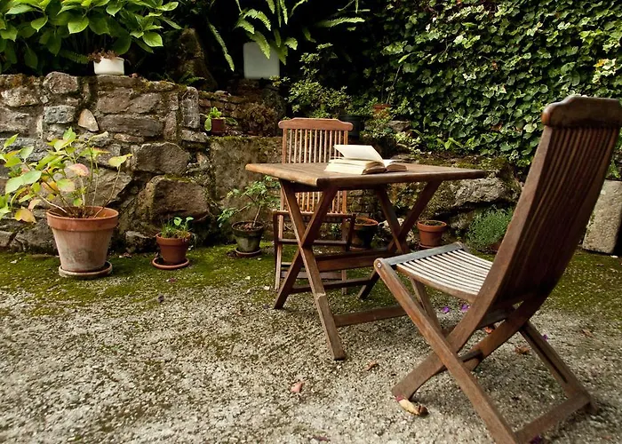 Trisqueles Y Buganvillas * Villaviciosa (Asturias)