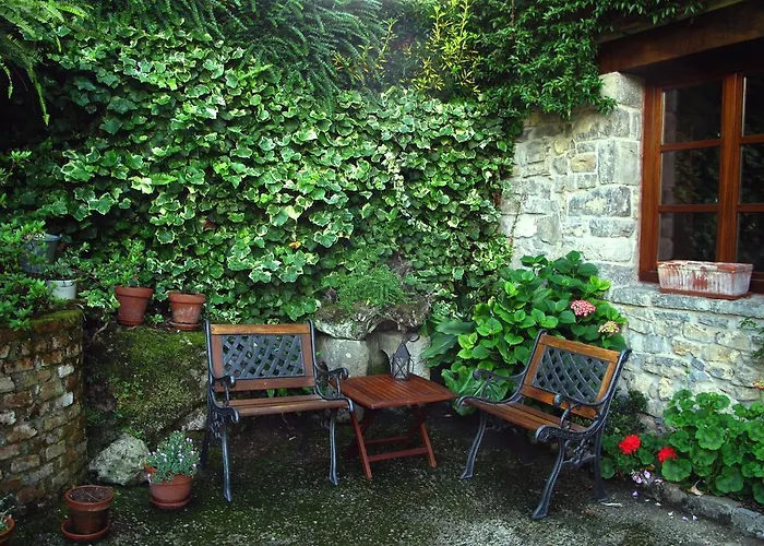 Trisqueles Y Buganvillas Casa rural Villaviciosa (Asturias)