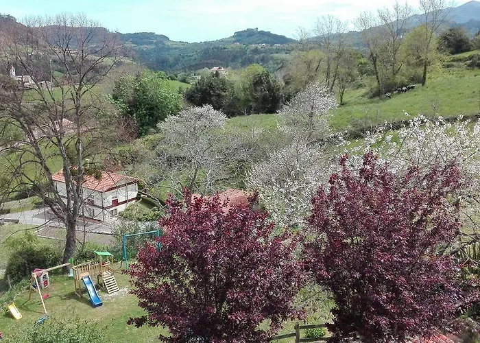 Trisqueles Y Buganvillas Villaviciosa (Asturias)