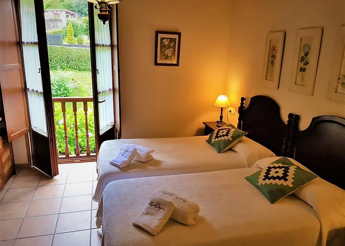 Trisqueles Y Buganvillas Casa rural Villaviciosa (Asturias)