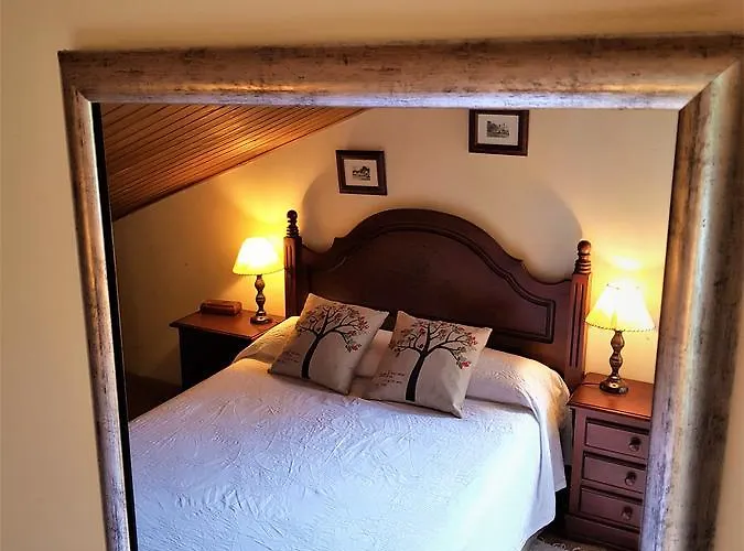 Trisqueles Y Buganvillas *