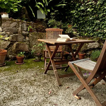 Trisqueles Y Buganvillas * Villaviciosa (Asturias)