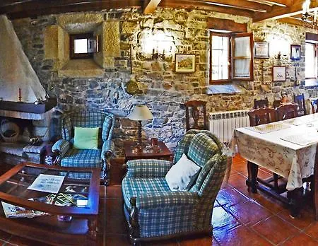 Trisqueles Y Buganvillas *