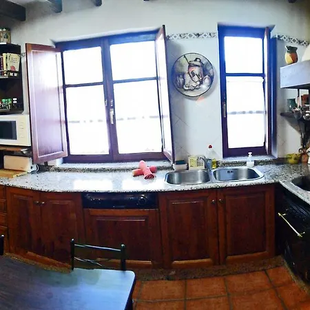 Trisqueles Y Buganvillas Villaviciosa (Asturias)