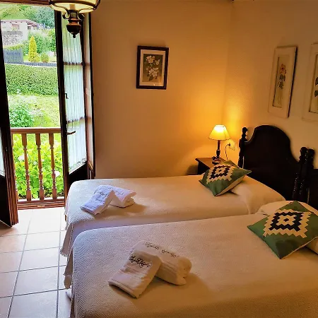 Trisqueles Y Buganvillas Gospodarstwo wiejskie Villaviciosa (Asturias)