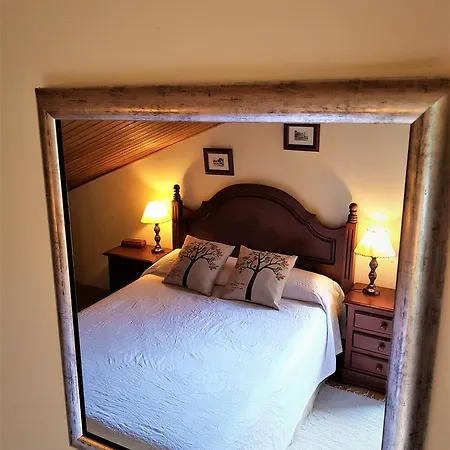 Trisqueles Y Buganvillas *