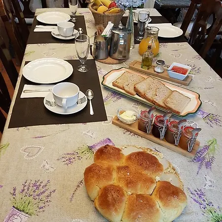 Trisqueles Y Buganvillas * Villaviciosa (Asturias)